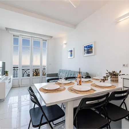 Sea View - 2 Bdr Promenade Des Apartment *