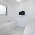 Sea View - 2 Bdr Promenade Des Apartment